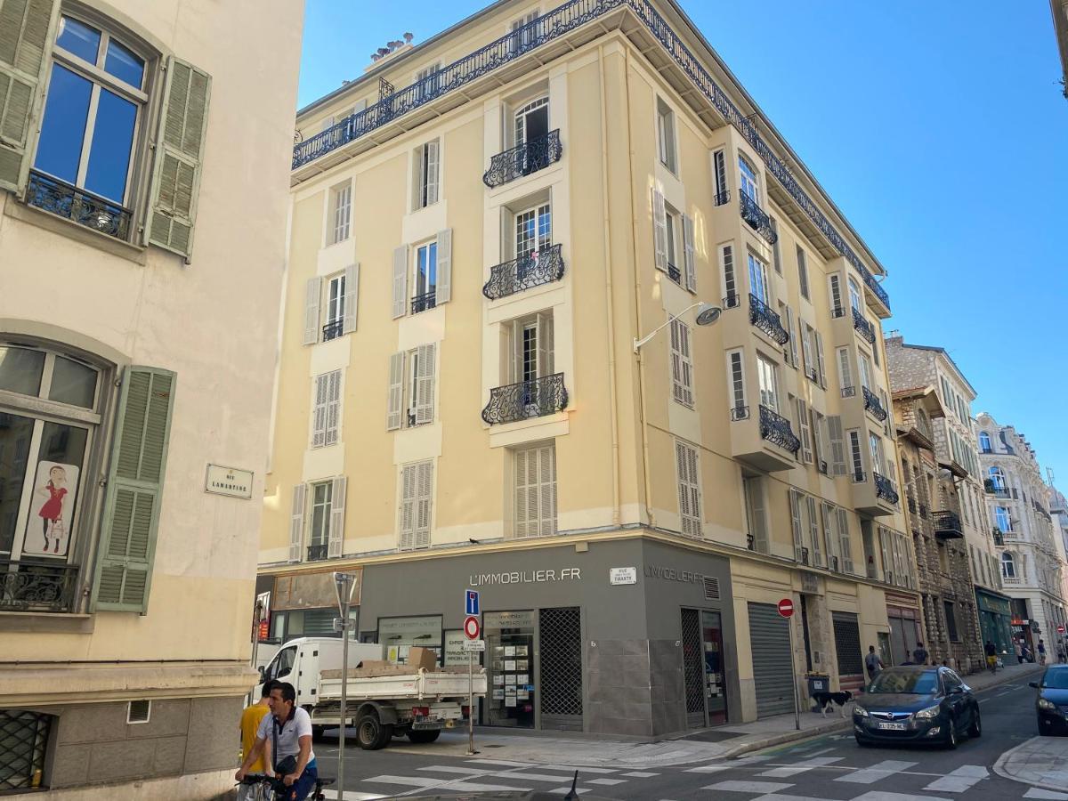 Lamartine- Heart Of Center- Modern And Design Flat *